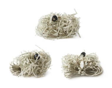 İzole katlanmış ışık garland rulo