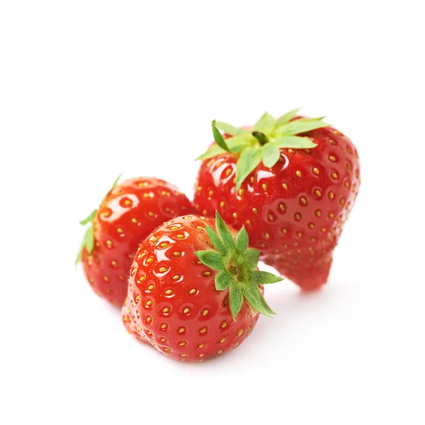 Pile de quelques fraises isolées — Photo