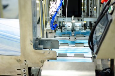 Tıbbi yüz maskesi yapma makinesi. Maske Üretim Hattı