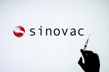 Kyiv, Ukrayna - 03 Aralık 2020: Sinovac Biyoteknoloji Covid-19 aşı konsepti.
