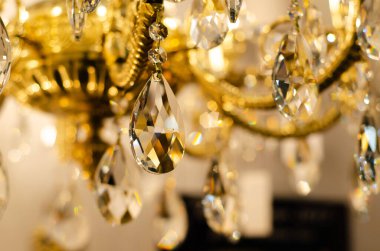 Avizeye kristal yakın plan.