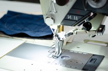 Dikiş Fabrikası Makinesine yakın çekim