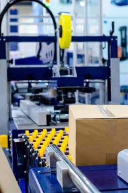 Otomatik bant karton kaplama makinesi, kutu katlama makinesi