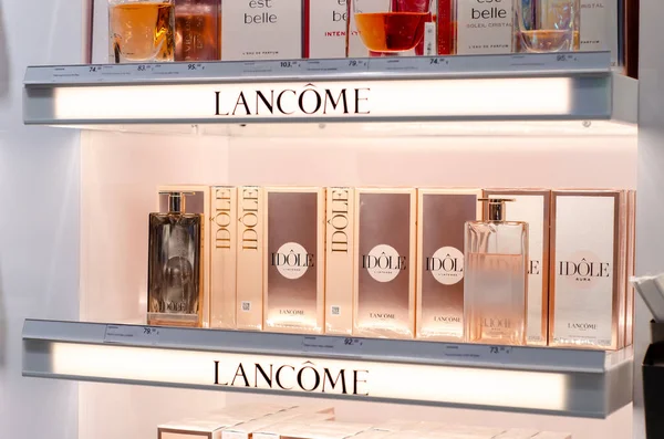 Київ Україна Серпня 2021 Парфуми Lancome Продаж Магазині — стокове фото