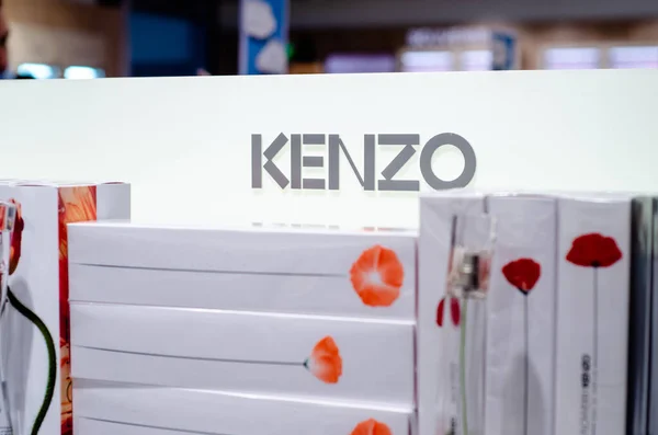 Kiev Ukraine Août 2021 Parfum Kenzo Vendre Dans Boutique — Photo