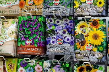 Soest, Almanya - 18 Ağustos 2021: Sperli çiçek tohumları satılık