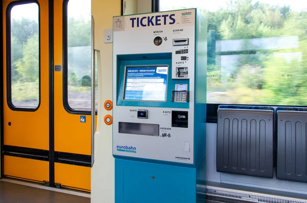 西ドイツ 2021年8月23日 Flirt 1号線内のユーロバーン ケリス ドイツ鉄道チケット機 高速軽量革新的地域列車 — ストック写真