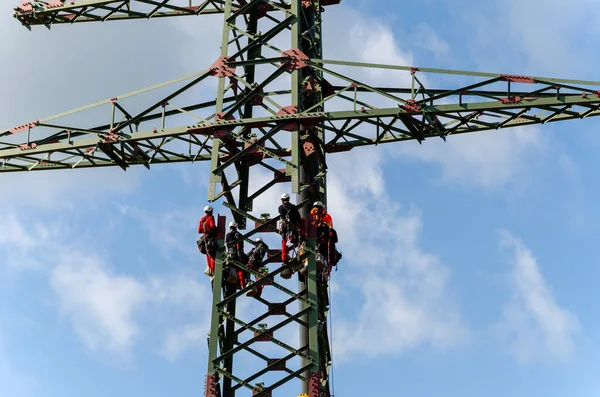 Schuby Deutschland August 2021 Installation Von Hochspannungsmasten — Stockfoto