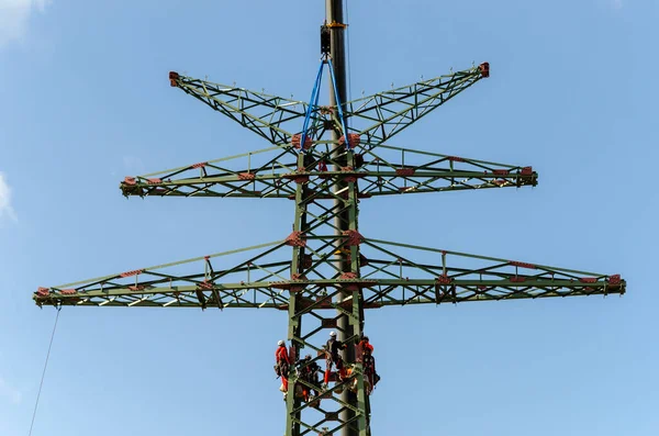 Schuby Deutschland August 2021 Installation Von Hochspannungsmasten — Stockfoto