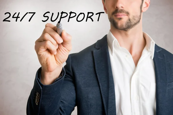 Man dra 24/7 support — Stockfoto