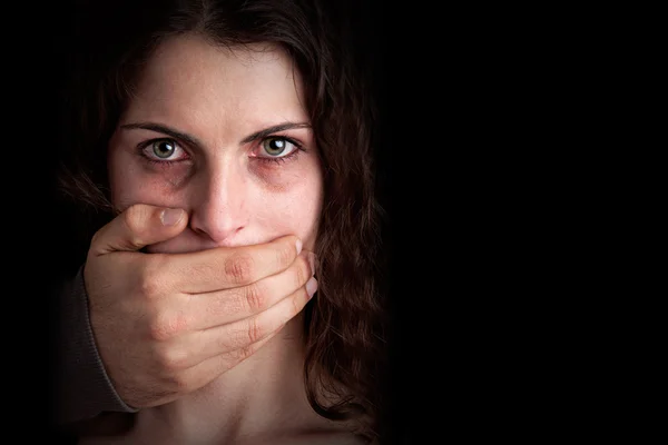 Woman Silenced by Aggressive Husband — Stock Photo, Image