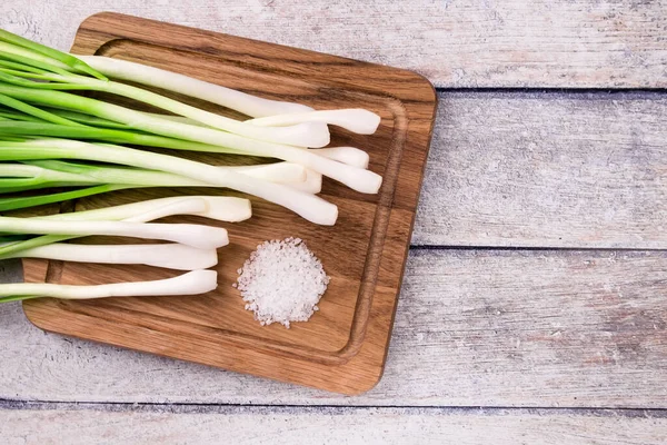 Spring Onions Also Known Salad Onions Green Onions Scallions Wood — Stock Photo, Image