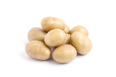 Beyaz arka planda izole taze patates Grubu