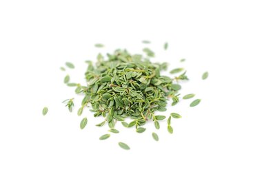 Kekik, beyaz arka planda taze izole edilmiş. Baharat yakın çekim.