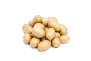 Beyaz arka planda izole taze patates Grubu