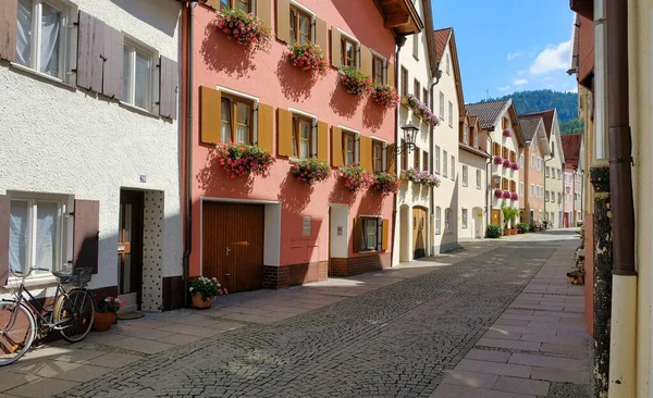 Historic fairy tale street in the village of fussen in germany during lockdown because of coronavirus — Stock Photo, Image