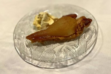 Amlockdwon 'da Noel yemeği sırasında masada yemek.