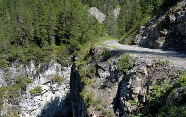 Puente Sobre Cascada Bosque Austria Verano — Foto de Stock