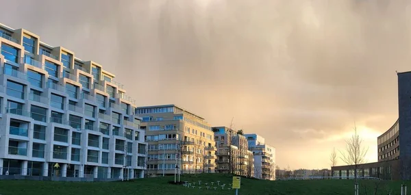 Cielos Oscuros Con Nubes Chubascos Antes Del Atardecer Amsterdam — Foto de Stock