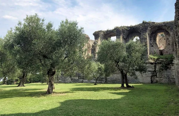 Ruins Roman Villa Grottoes Catullus Sirmione Lake Garda Itlay Summer — Stock Photo, Image