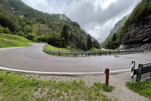 Carretera Montaña Con Curvas Las Dolomitas Italianas Otoño Italia — Foto de Stock