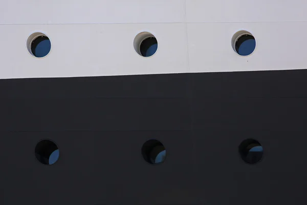 Vigias janelas navio lado — Fotografia de Stock