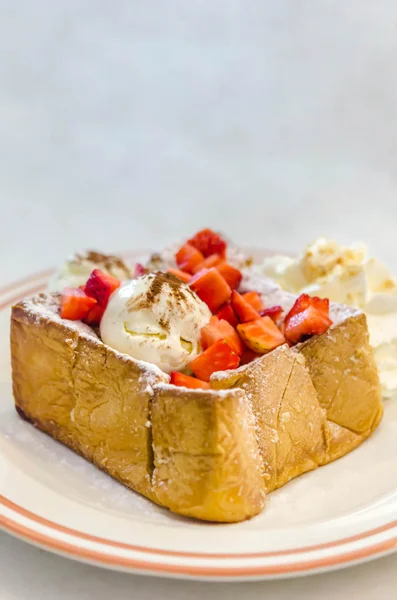 Aardbei honing toast — Stockfoto