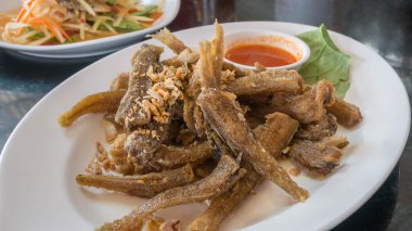 kızarmış balık yemek