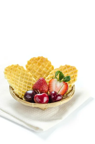 신선한 딸기 과일 및 와플 — 스톡 사진