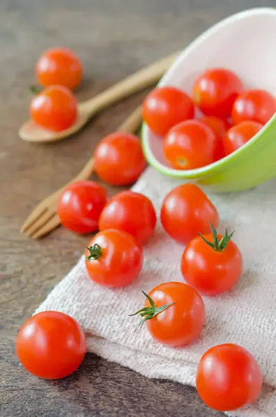 Rote Kirschtomaten — Stockfoto