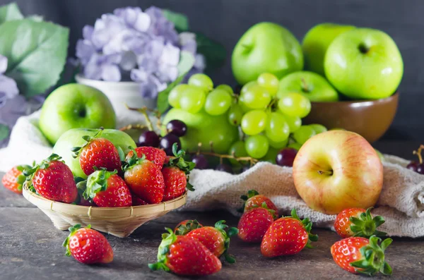 Fremdeles liv av frukt – stockfoto