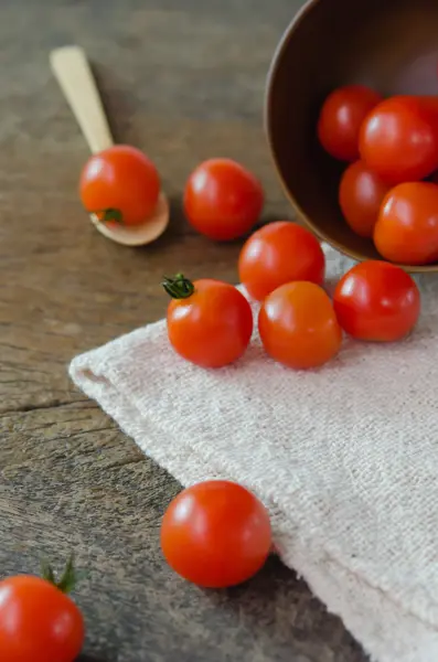 Rote Kirschtomaten — Stockfoto