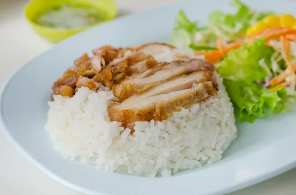 Smażony kurczak z ryżem — Zdjęcie stockowe