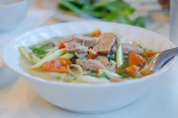 Fideos de sopa de carne —  Fotos de Stock