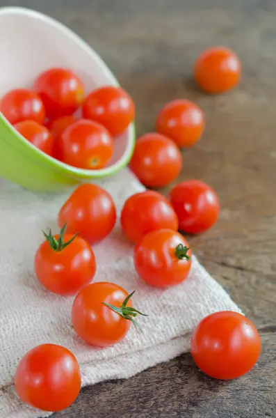 Rote Kirschtomaten — Stockfoto