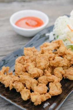 derin kızarmış tavuk tendon