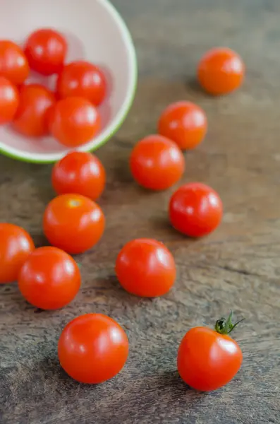 Tomates cereja vermelha — Fotografia de Stock