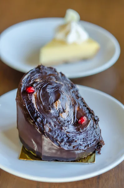 Chocolate yule log cake — Stock Photo, Image