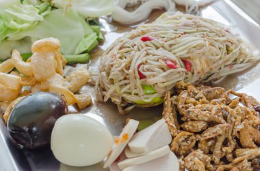 Baharatlı papaya salatası