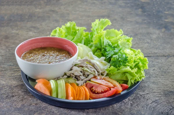 Salada de frango com molho de feijão — Fotografia de Stock