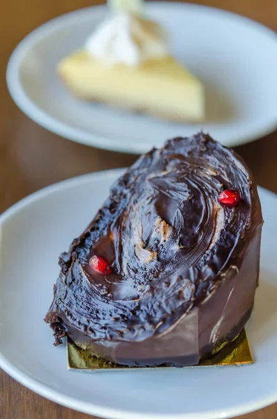 Chocolate yule log cake — Stock Photo, Image