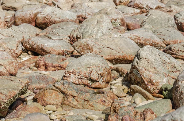 Скелястий фон, камені в природі — стокове фото