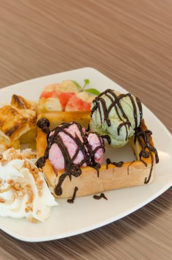 Bal tost ve dondurma