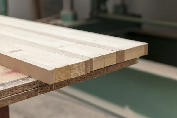 Pannelli in legno sul tavolo — Foto Stock