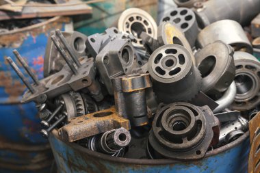 hurda metal parçalar