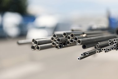 Metal borular kapanıyor