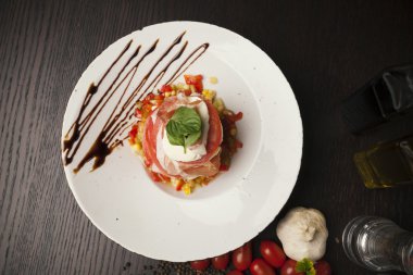 meze, prosciutto Mozzarella peyniri ile 