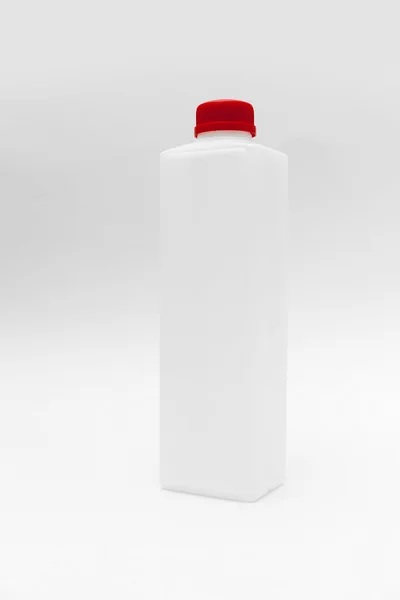 白色底座塑料瓶 — 图库照片