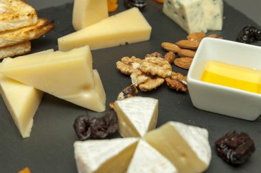 peynir Kuruyemiş ile farklı türleri