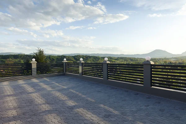 Balkon Grünen Blick Auf Den Sonnenuntergang — Stockfoto